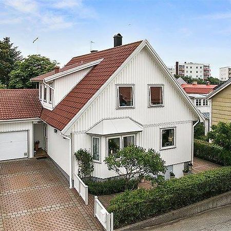 Laegenhet Centralt Lysekil Exterior photo